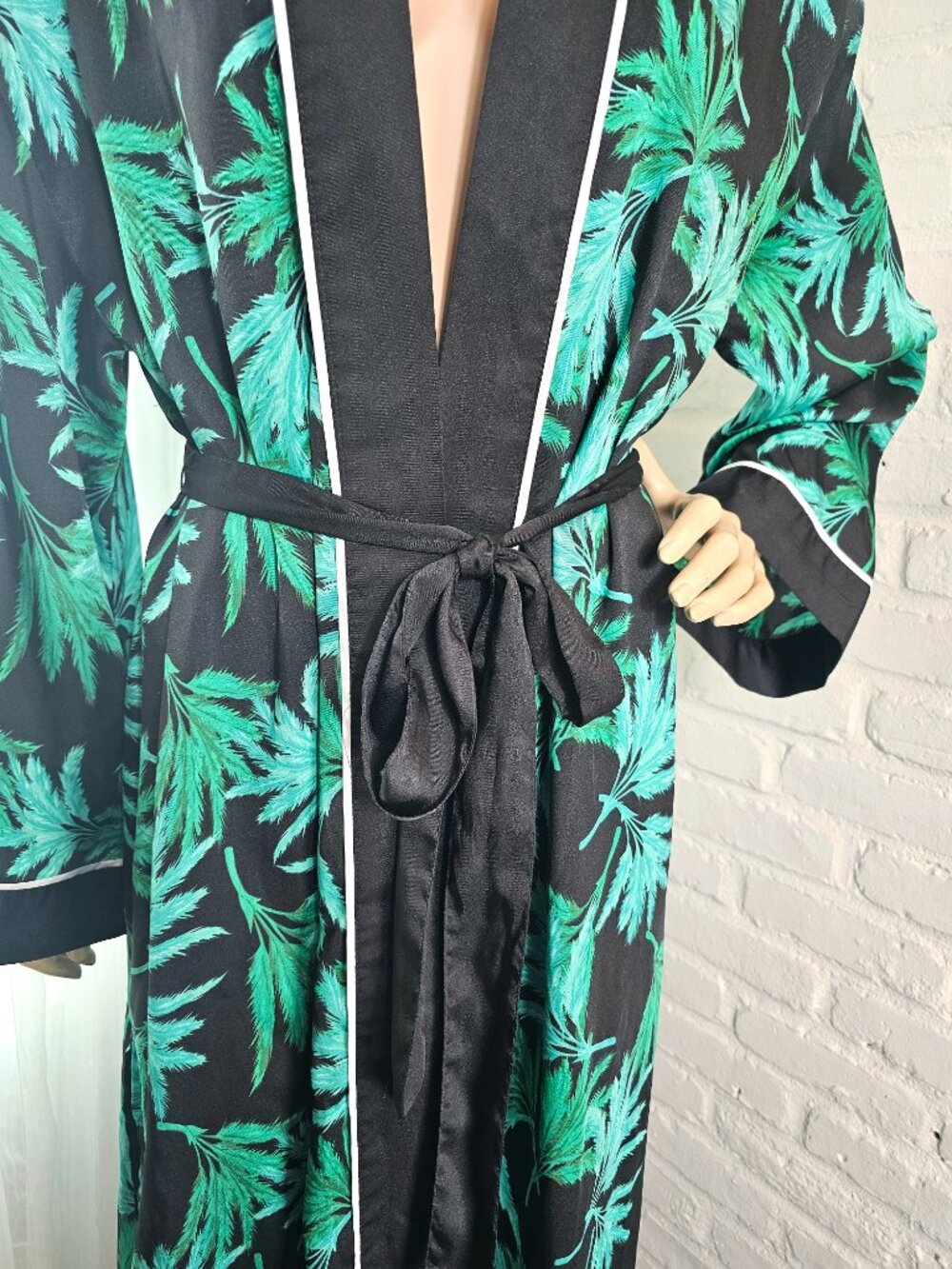 FeNoel x Target Palm Print Kimono Robe Size L Black Green Belted Duster Coverup - Picture 8 of 10